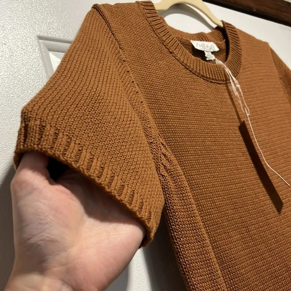 NWT She + Sky Camel Brown Sweater dress MEDIUM Round neck Short sleeve Pockets - Picture 4 of 9